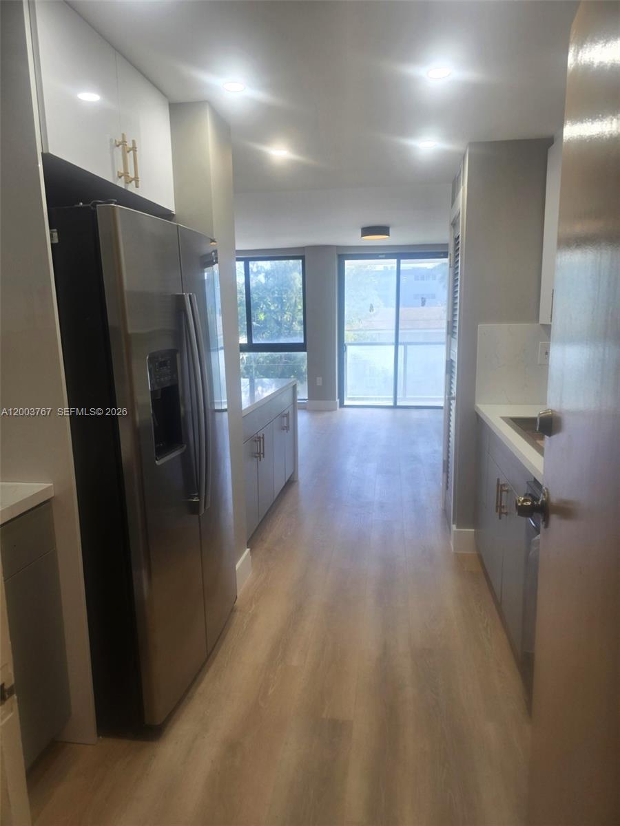 9800 W Bay Harbor Dr 305