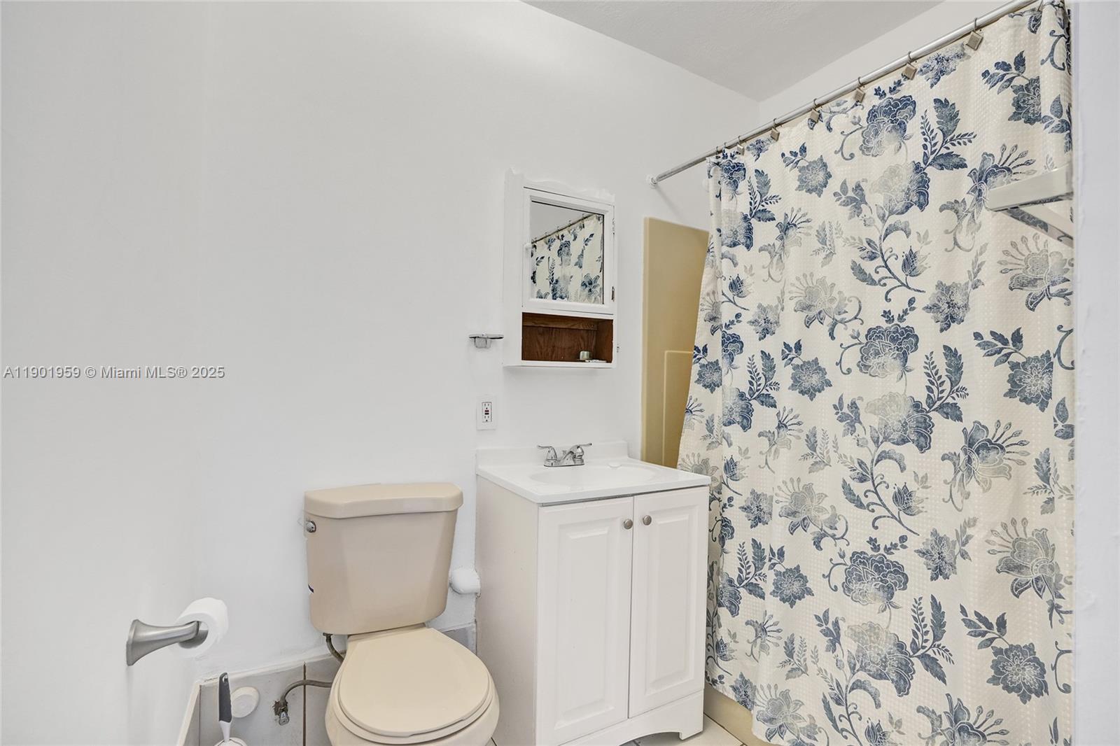 TWIN LAKE MANOR SUB - Residential