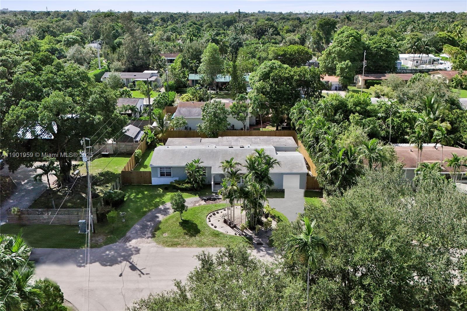 TWIN LAKE MANOR SUB - Residential