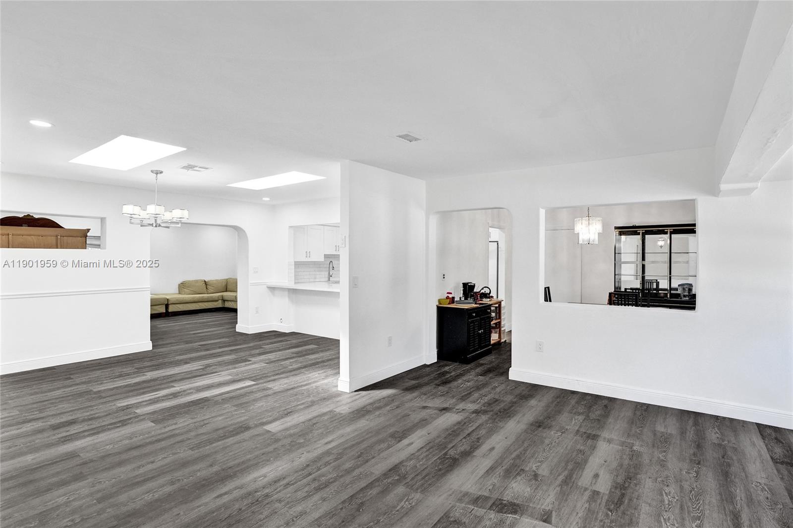 TWIN LAKE MANOR SUB - Residential