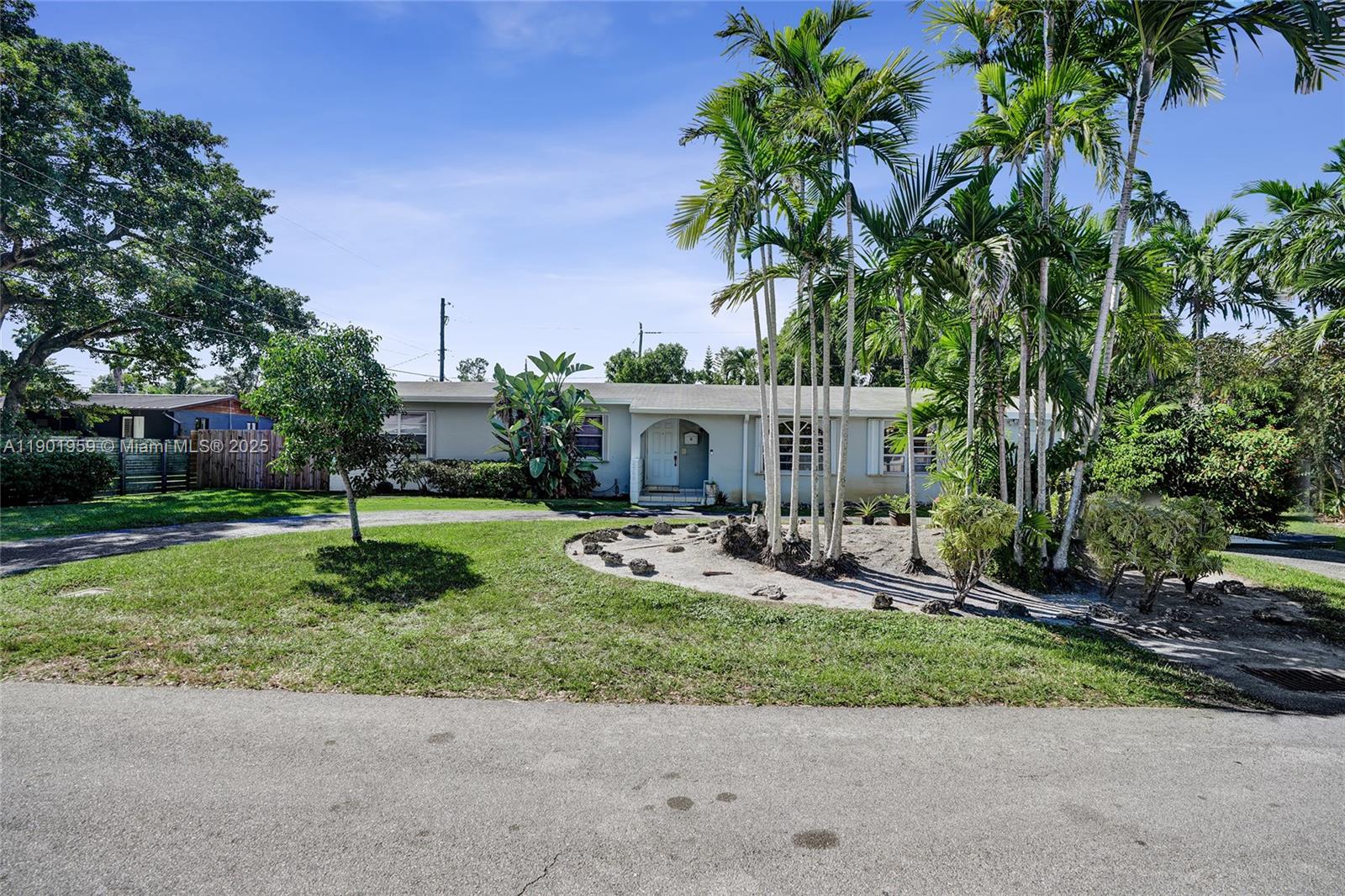 6300 SW 62nd Pl, South Miami, FL, 33143/$1,300,000 1 6300 SW 62nd Pl