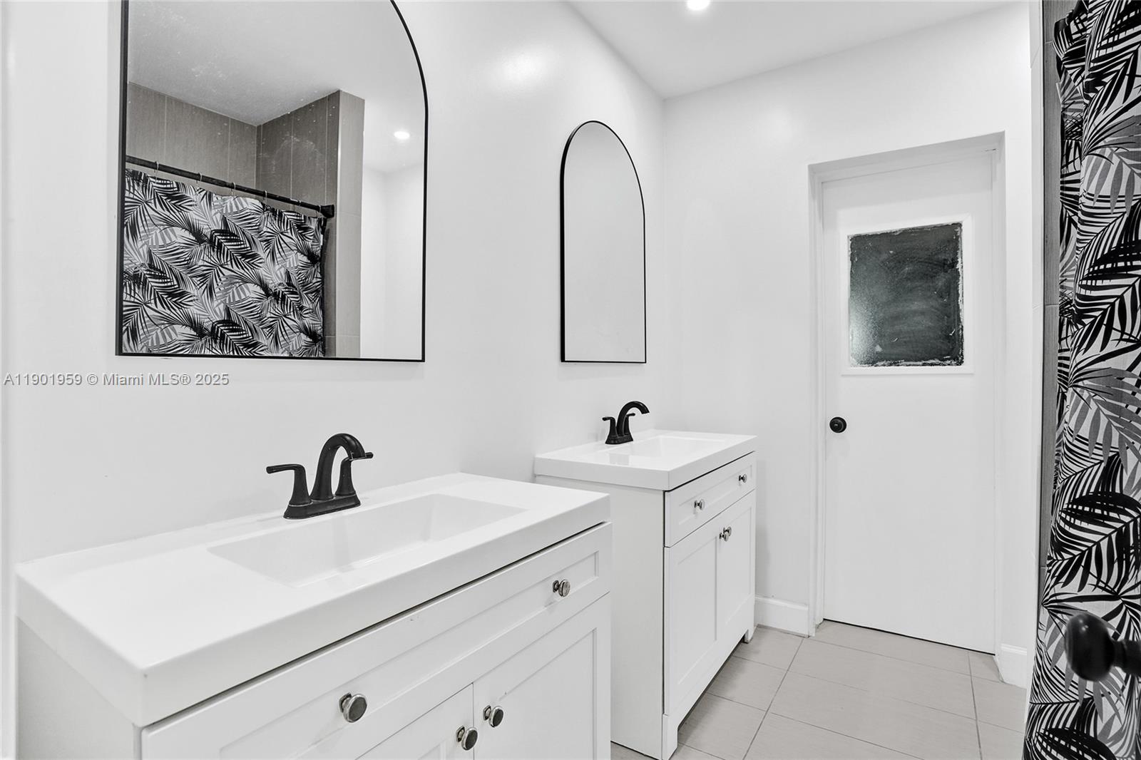 TWIN LAKE MANOR SUB - Residential