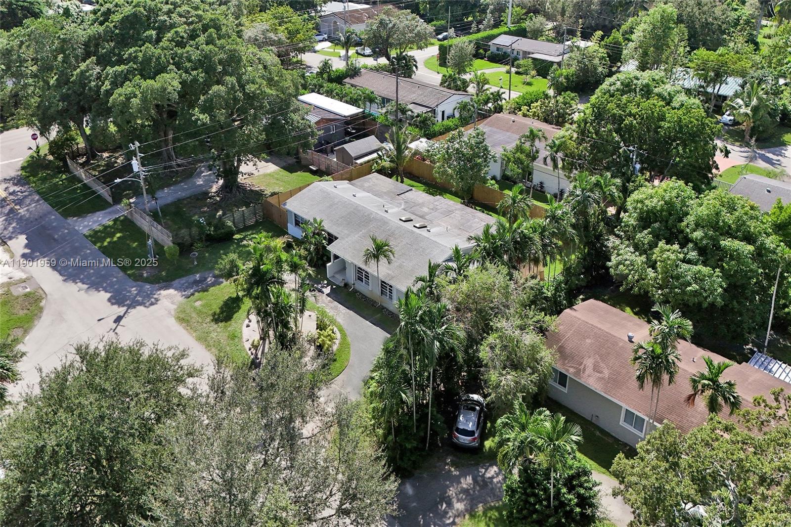 TWIN LAKE MANOR SUB - Residential