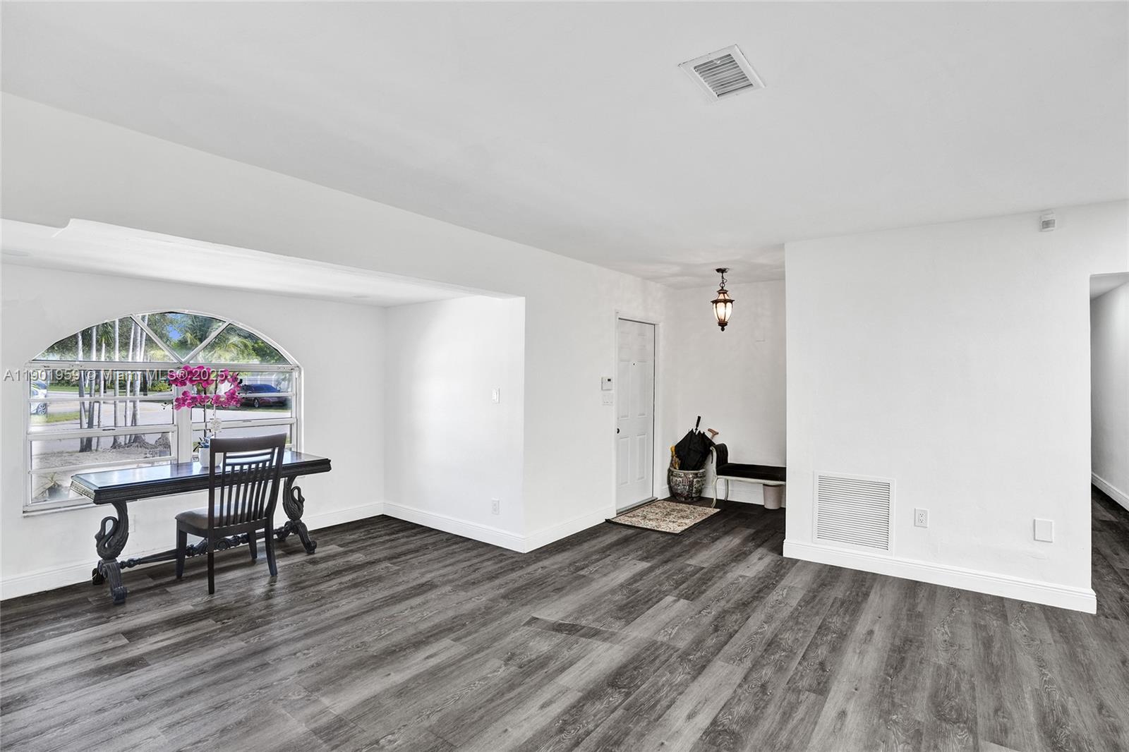 TWIN LAKE MANOR SUB - Residential