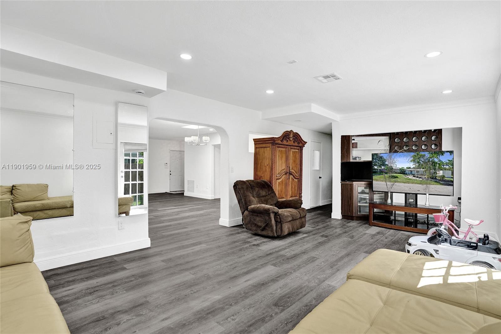 TWIN LAKE MANOR SUB - Residential