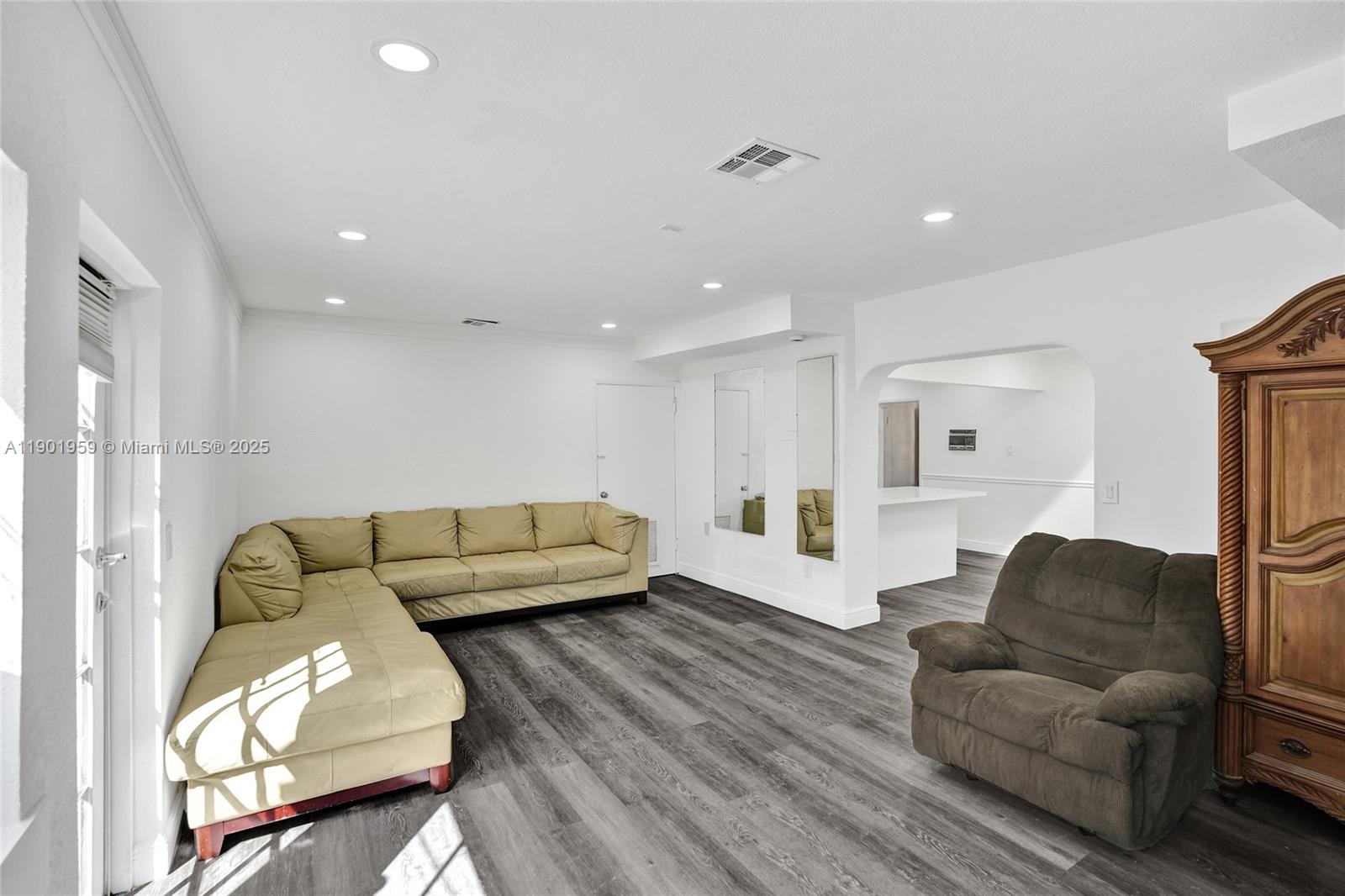 TWIN LAKE MANOR SUB - Residential