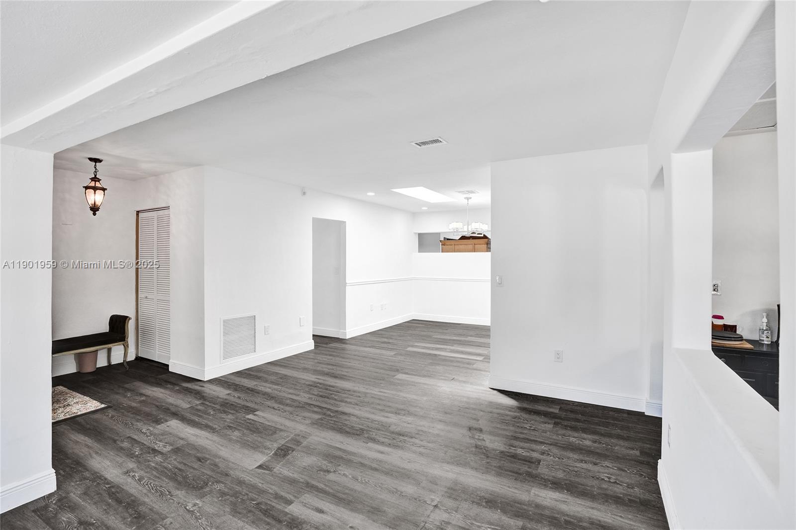 TWIN LAKE MANOR SUB - Residential