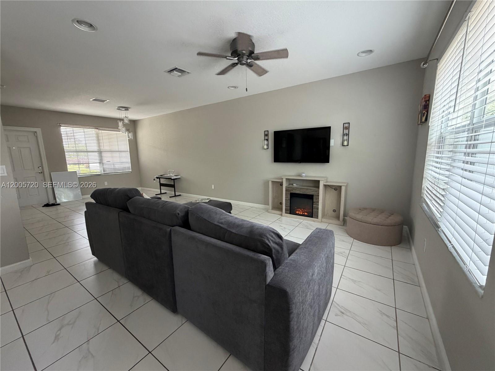 VIZCAYA FALLS PLAT 3 - Residential