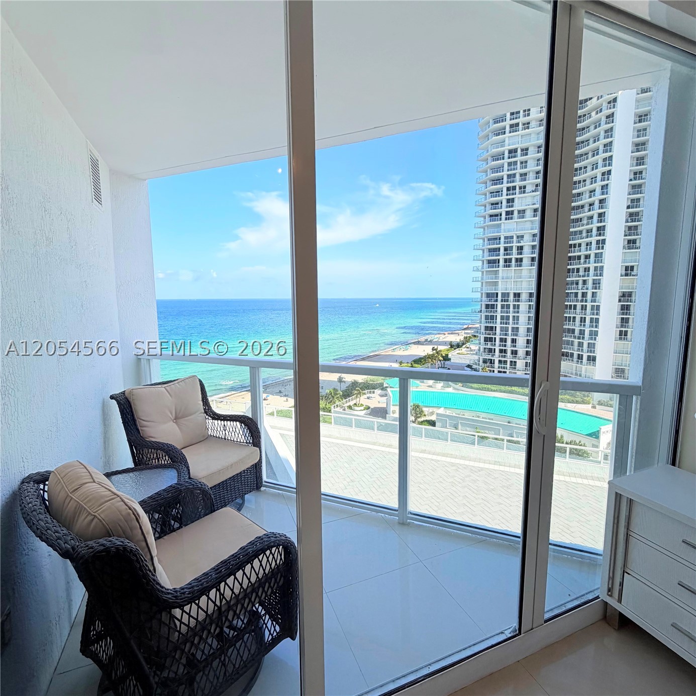16699 Collins Ave 1410