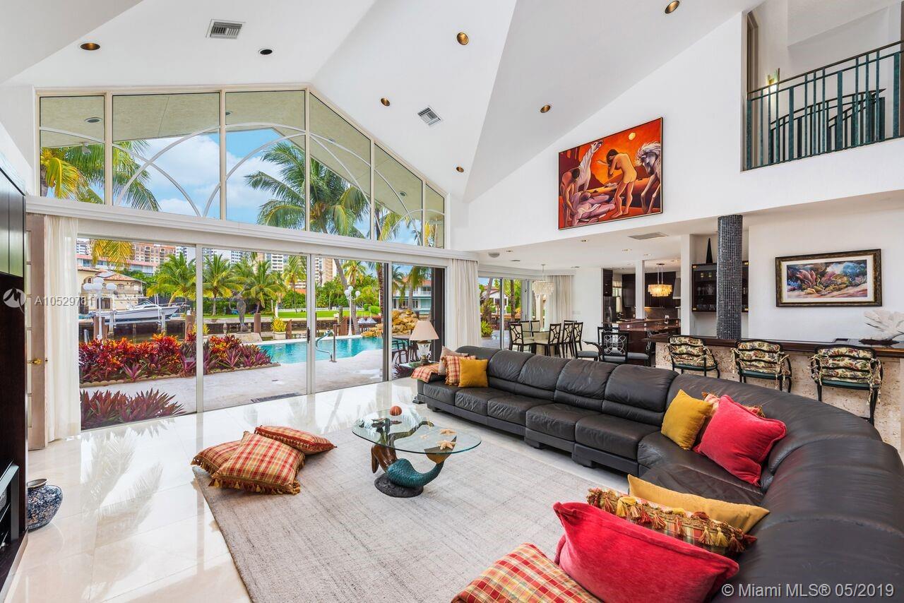 GOLDEN BEACH SEC F - Residential