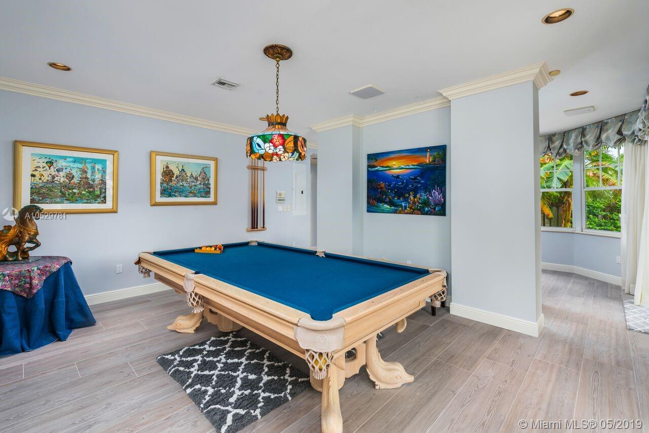 GOLDEN BEACH SEC F - Residential