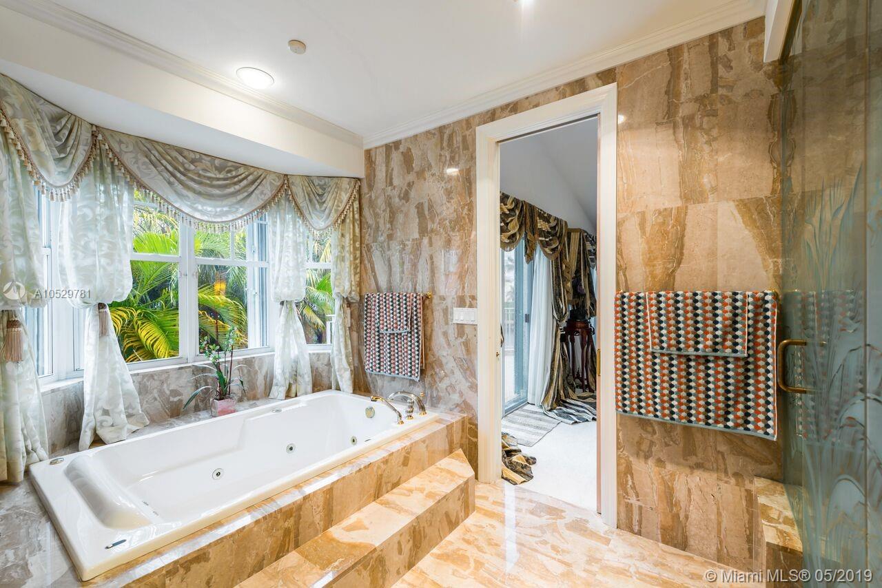 GOLDEN BEACH SEC F - Residential