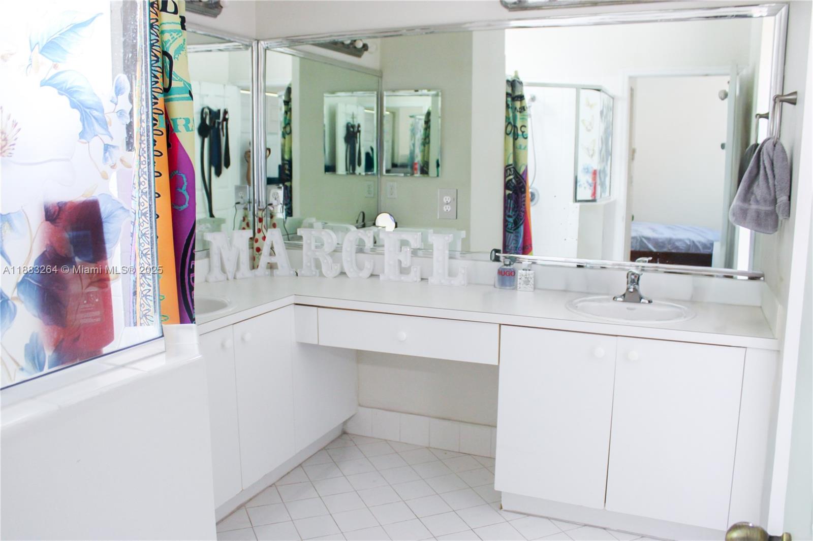 FLORIDIAN BAY ESTATES - Residential Lease