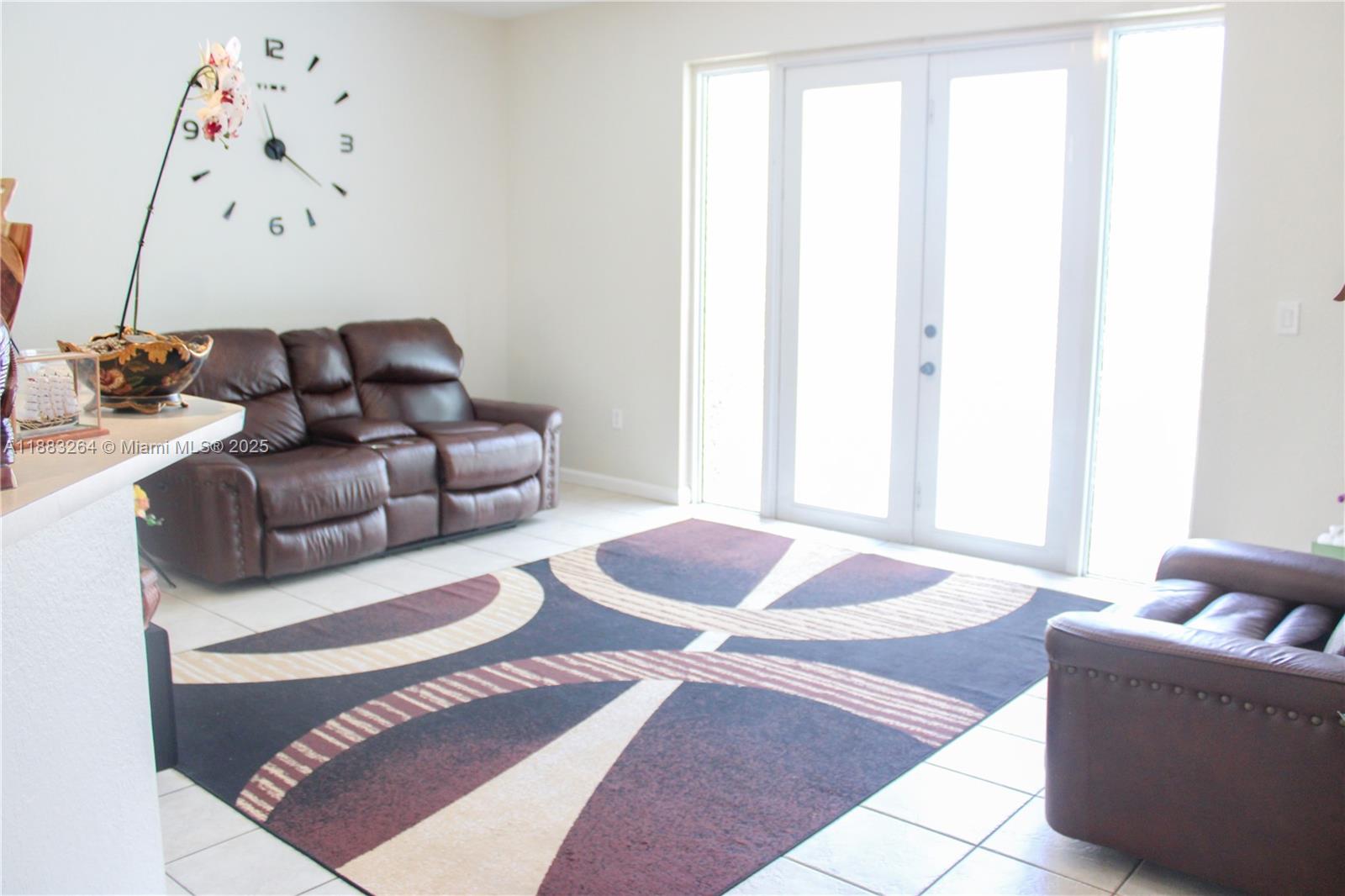 FLORIDIAN BAY ESTATES - Residential Lease