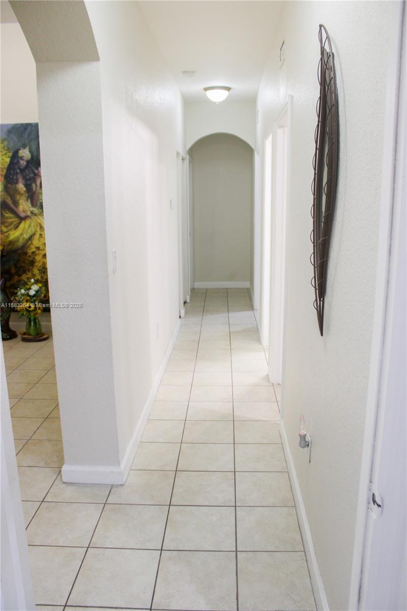 FLORIDIAN BAY ESTATES - Residential Lease