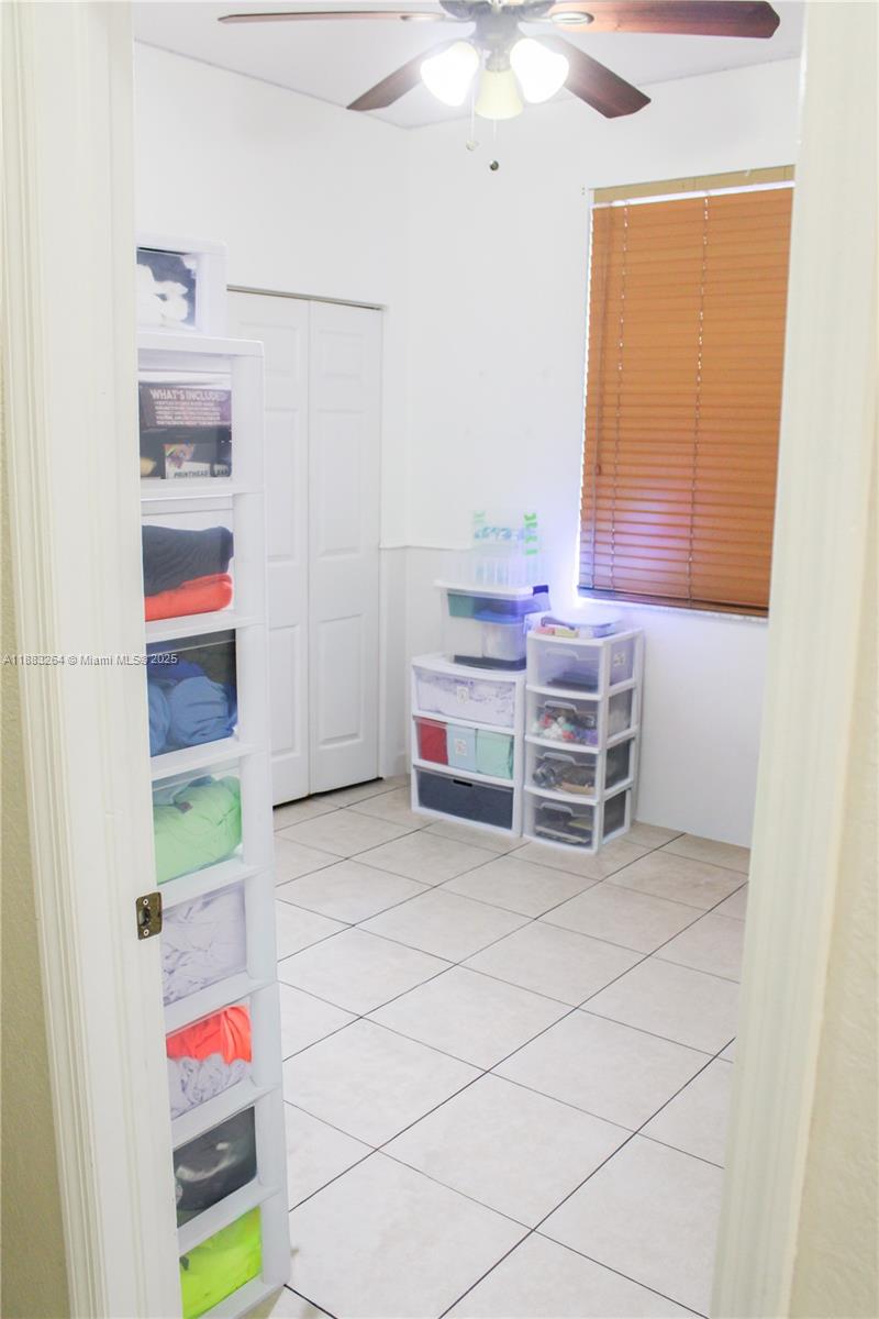 FLORIDIAN BAY ESTATES - Residential Lease