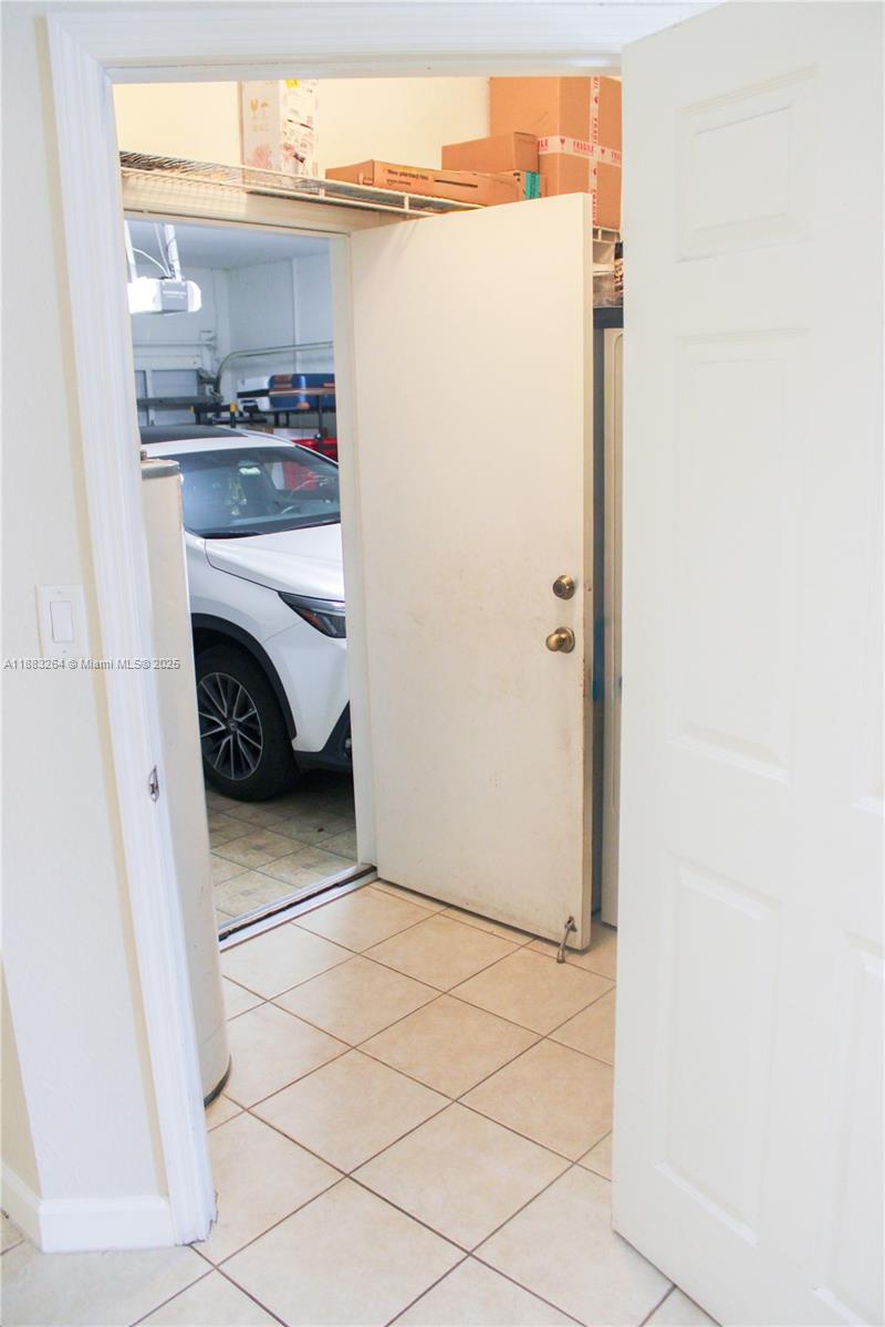 FLORIDIAN BAY ESTATES - Residential Lease