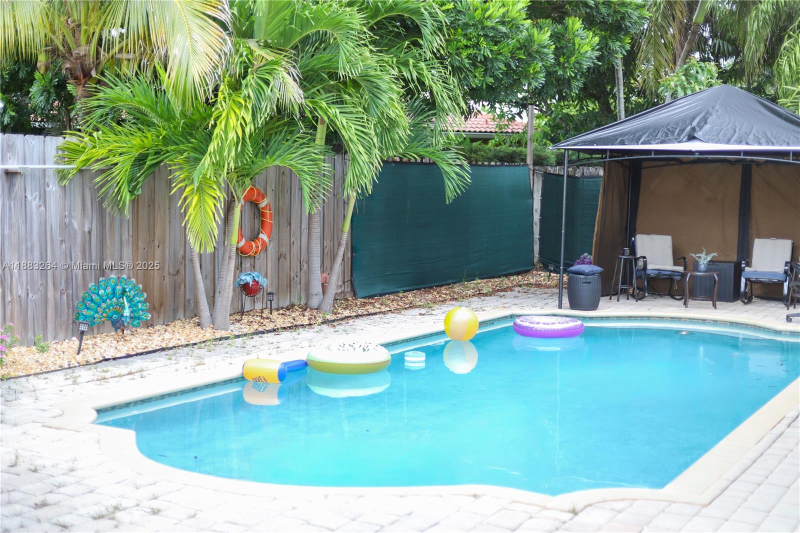 FLORIDIAN BAY ESTATES - Residential Lease