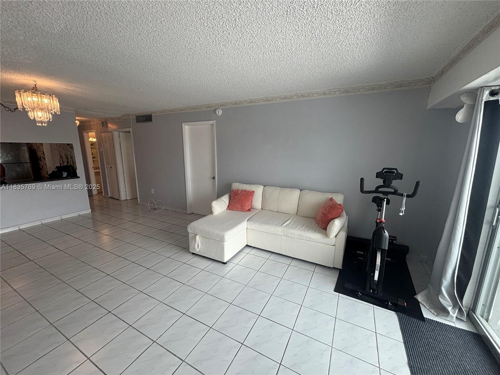 1000 Michigan Ave 502