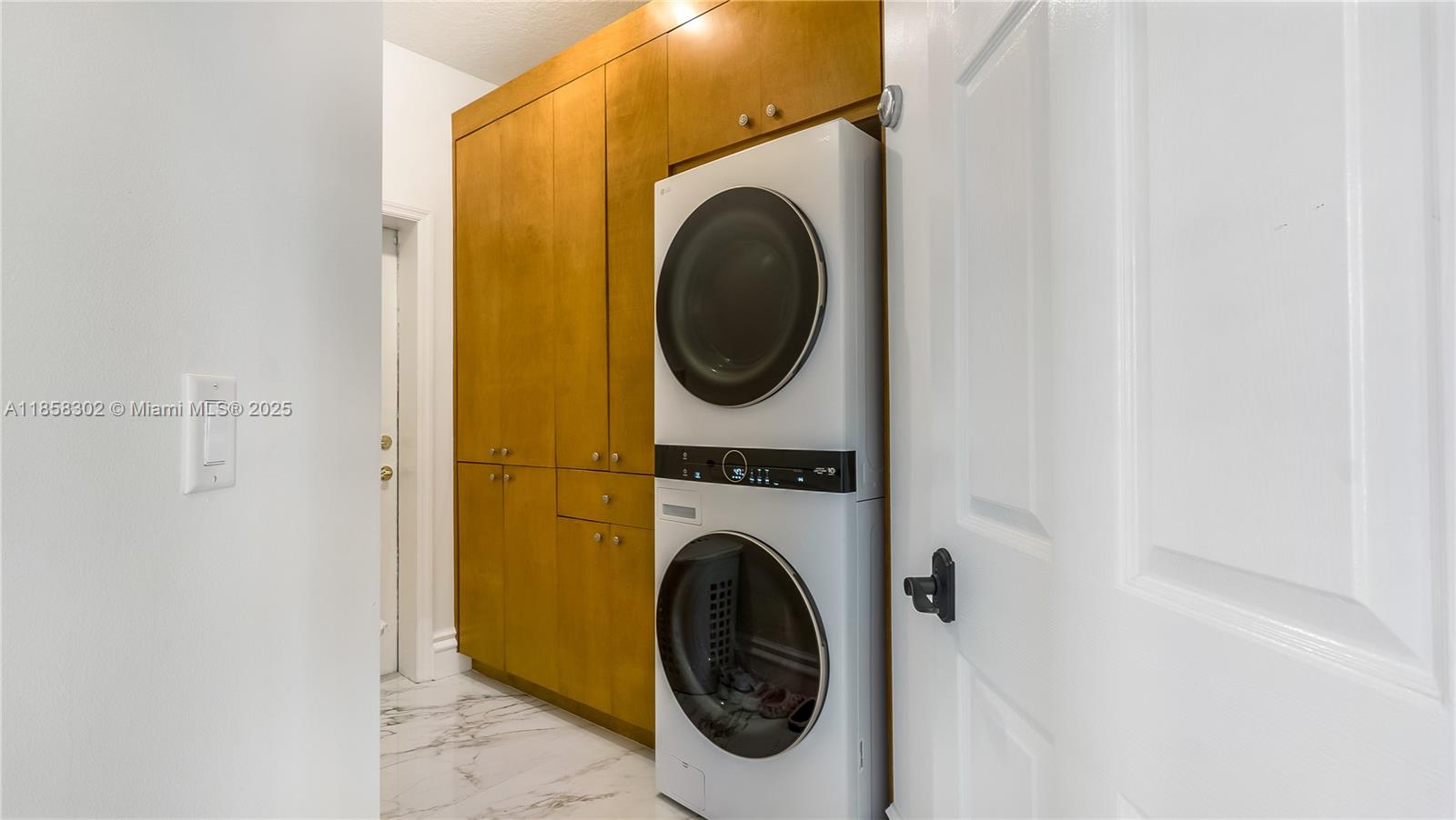 KENSINGTON - Residential