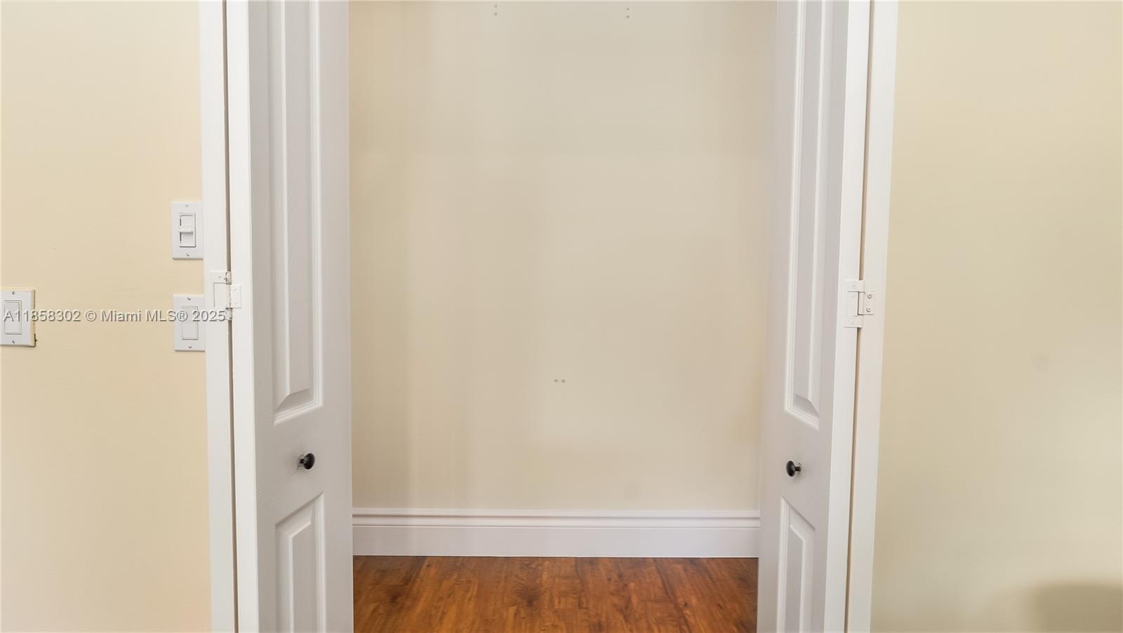 KENSINGTON - Residential