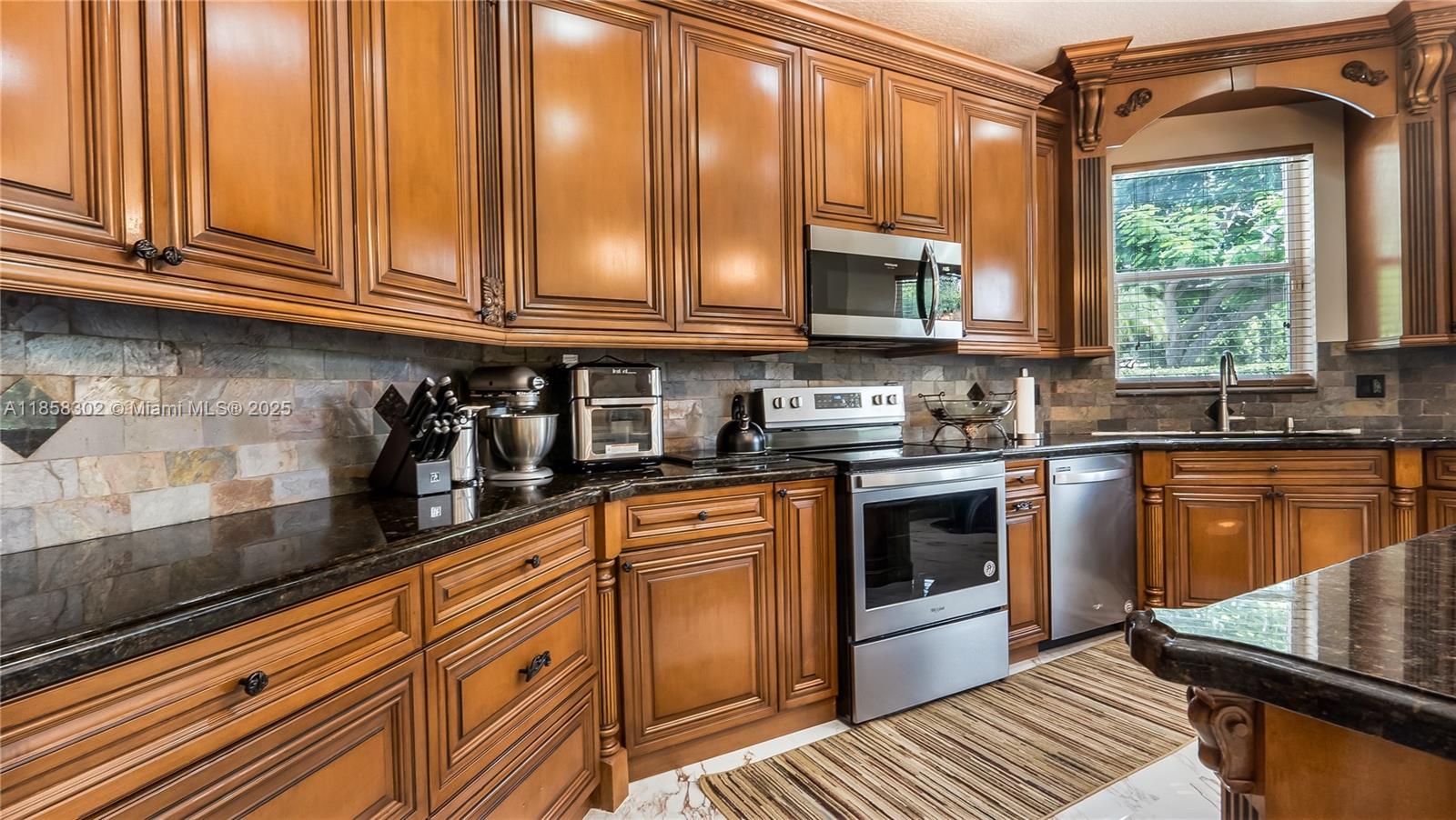 KENSINGTON - Residential