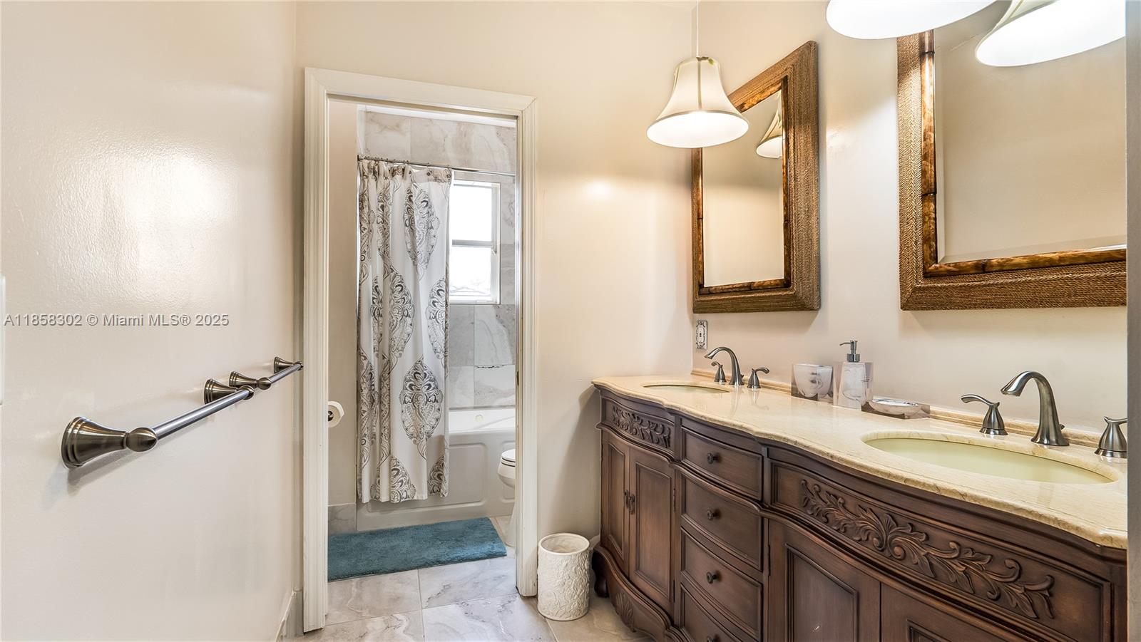 KENSINGTON - Residential