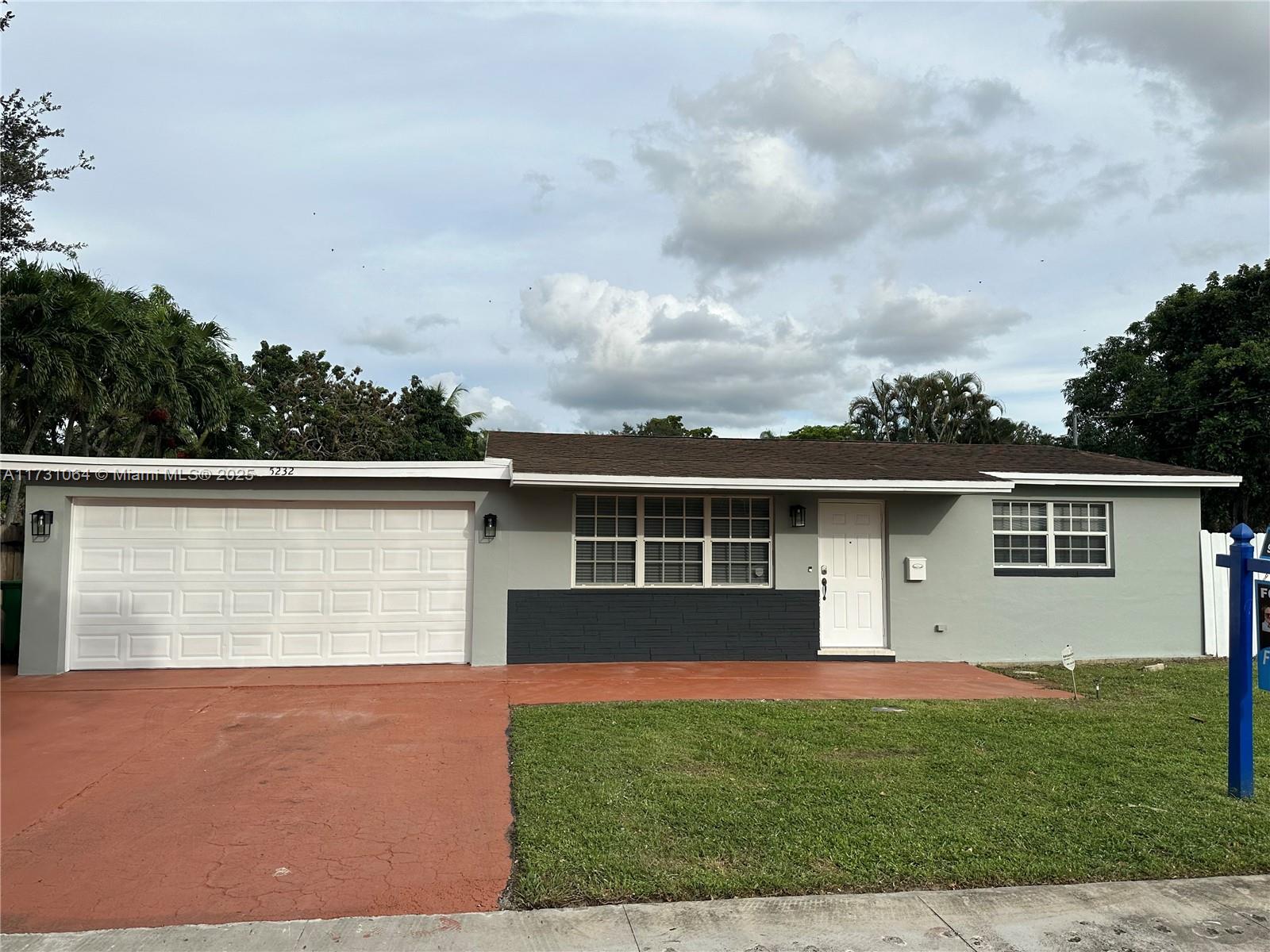 5232 SW 92nd Ter