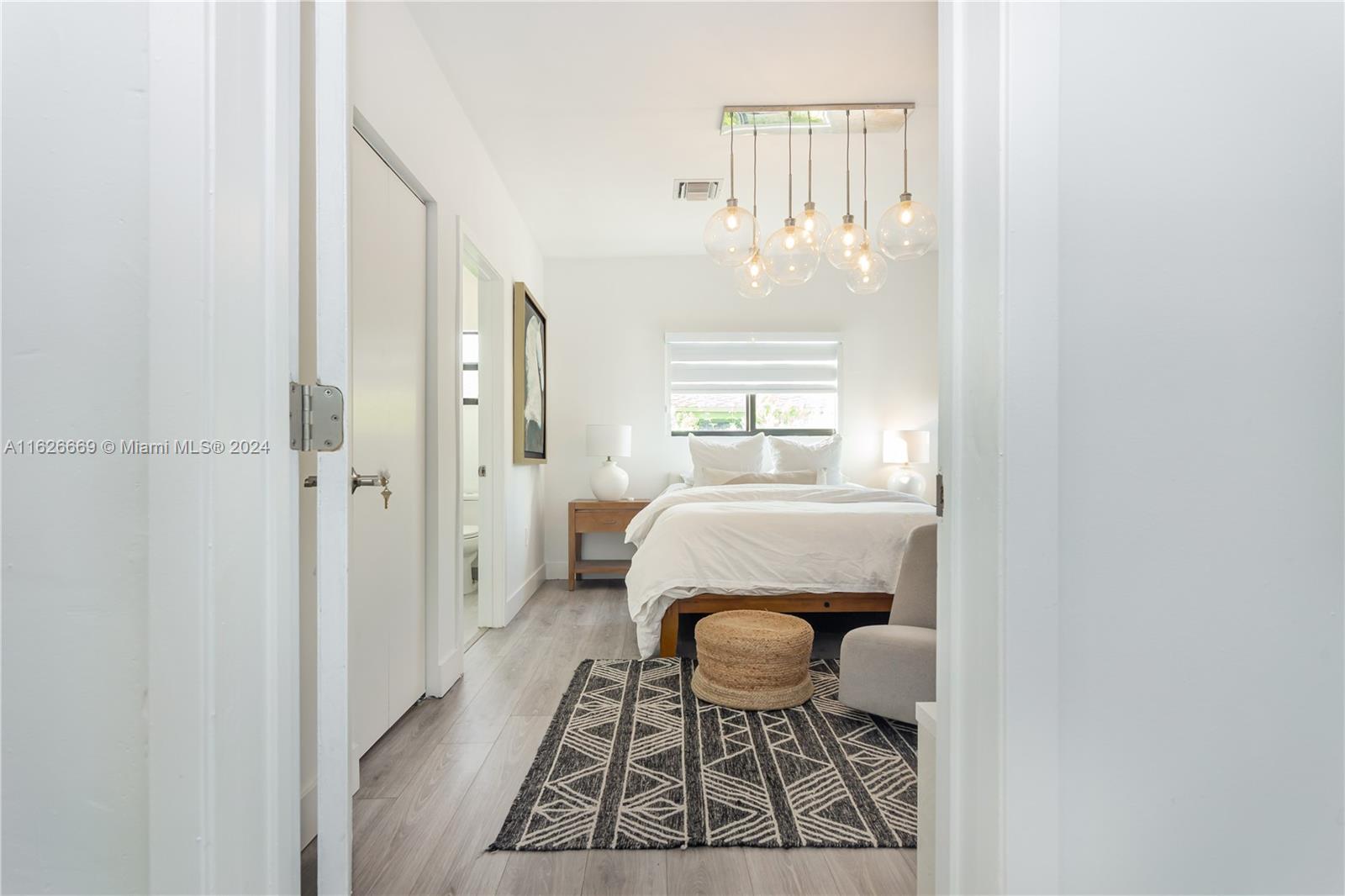 ARCHWOOD AMD PLAT - Residential Lease