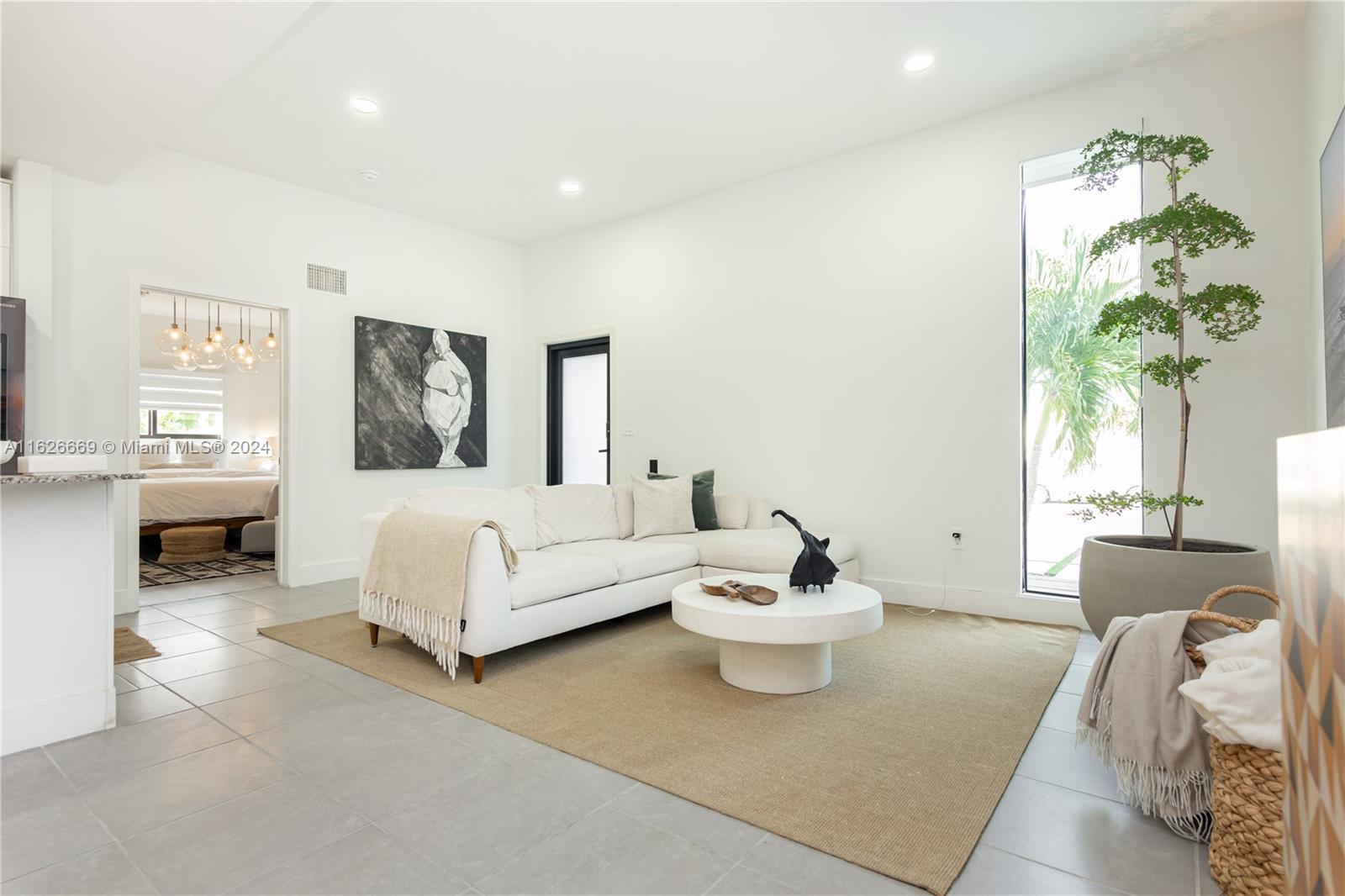 ARCHWOOD AMD PLAT - Residential Lease