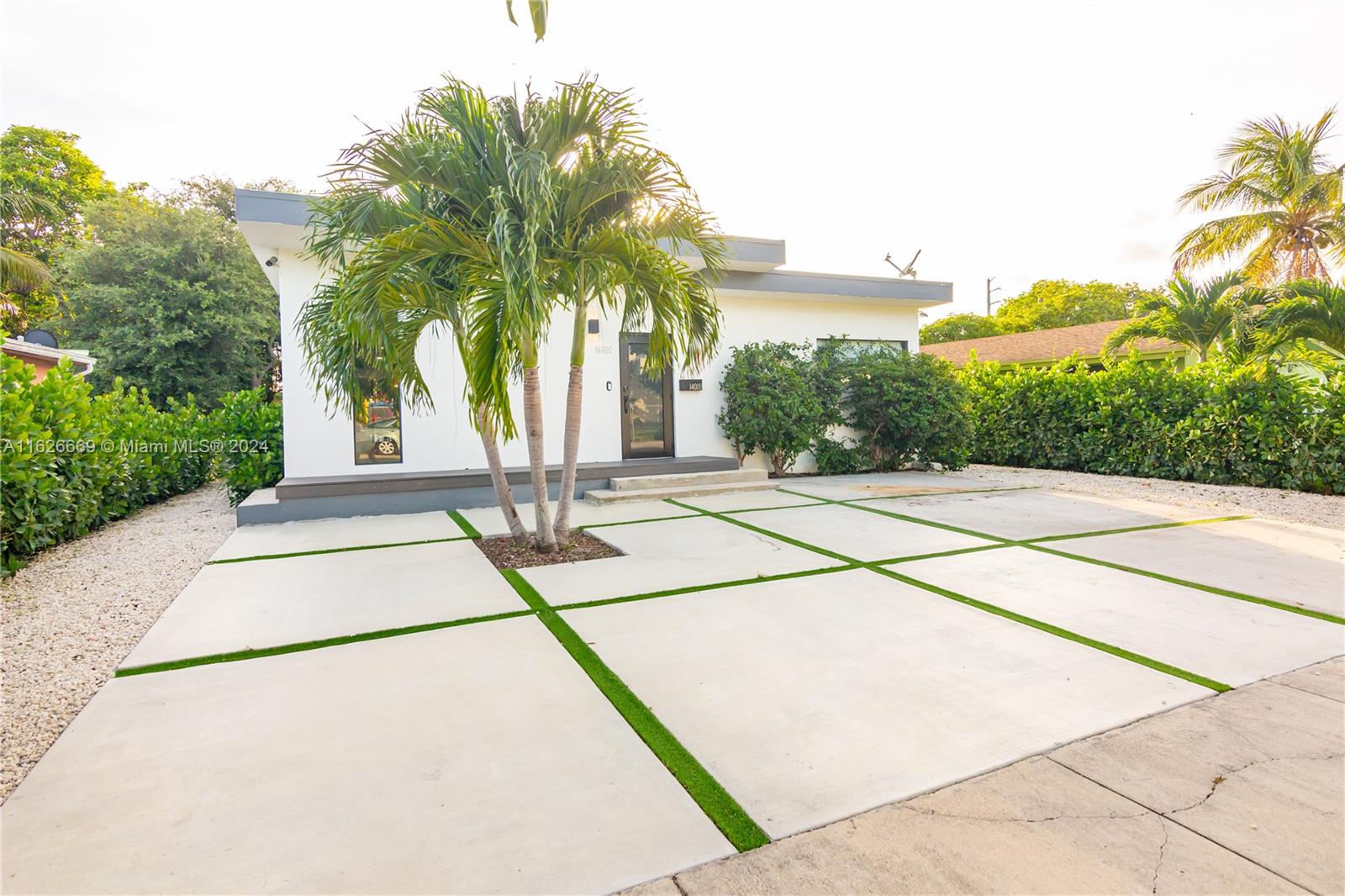ARCHWOOD AMD PLAT - Residential Lease