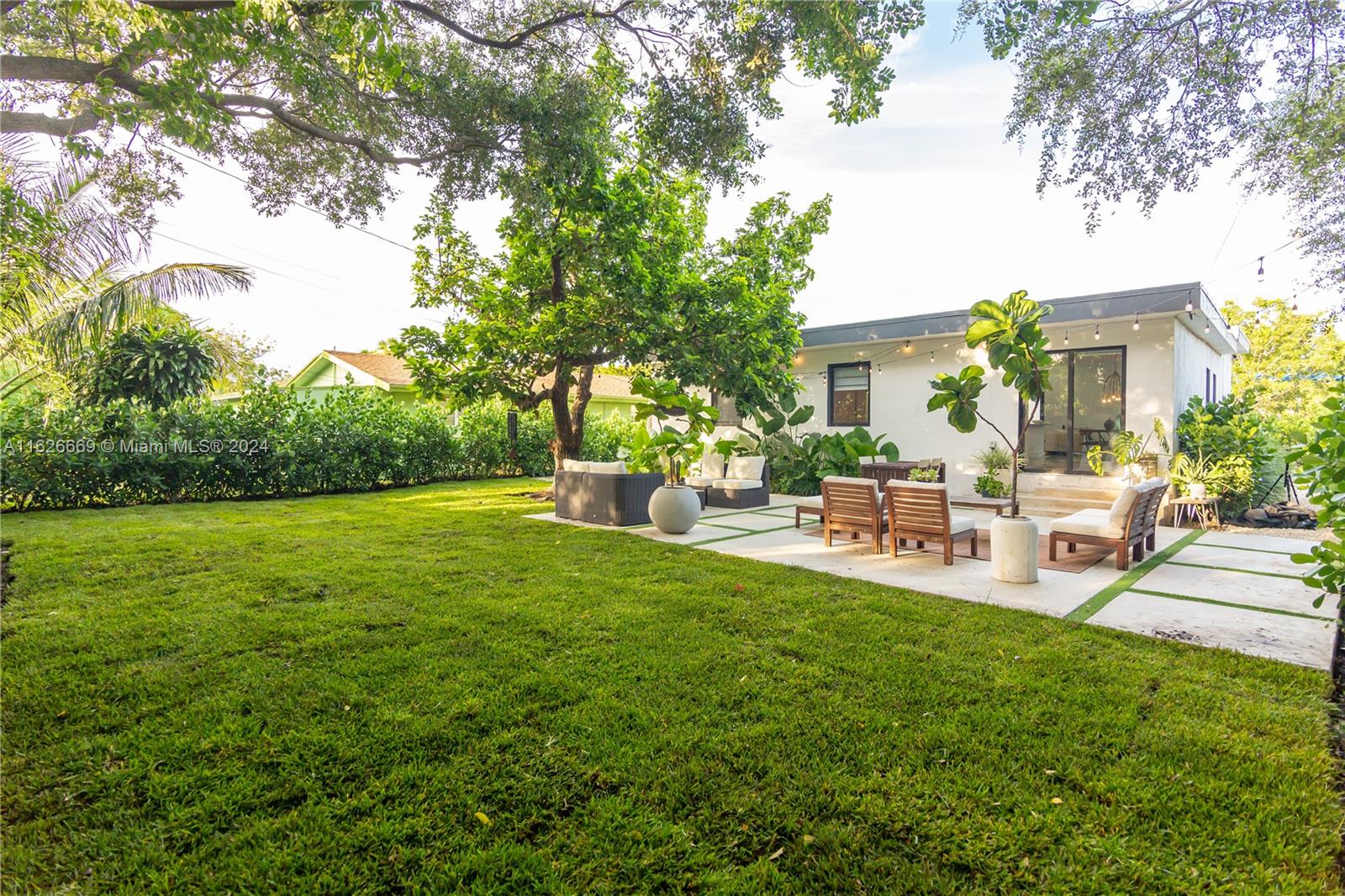 ARCHWOOD AMD PLAT - Residential Lease