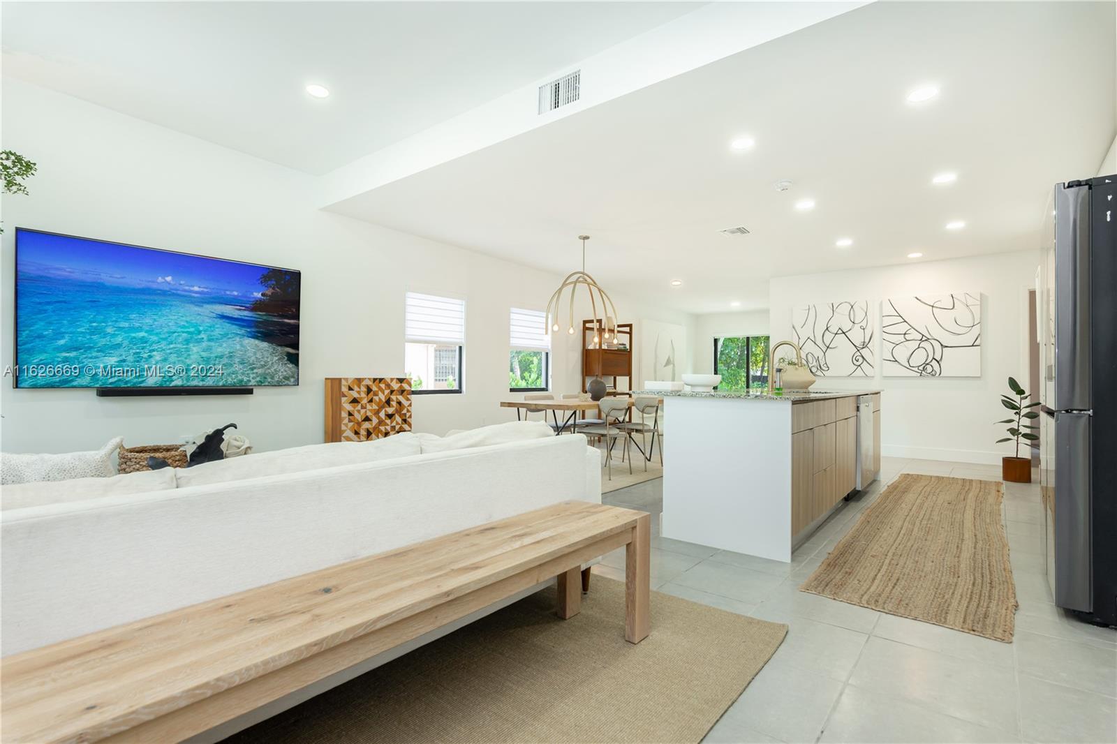 ARCHWOOD AMD PLAT - Residential Lease