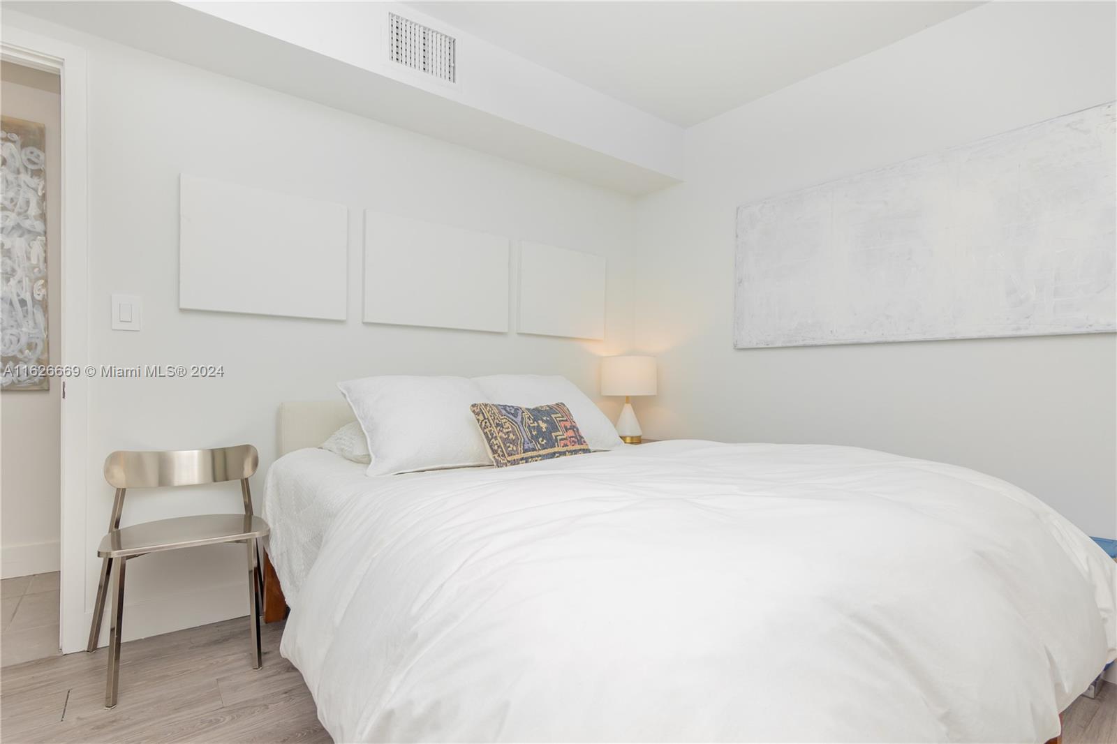 ARCHWOOD AMD PLAT - Residential Lease