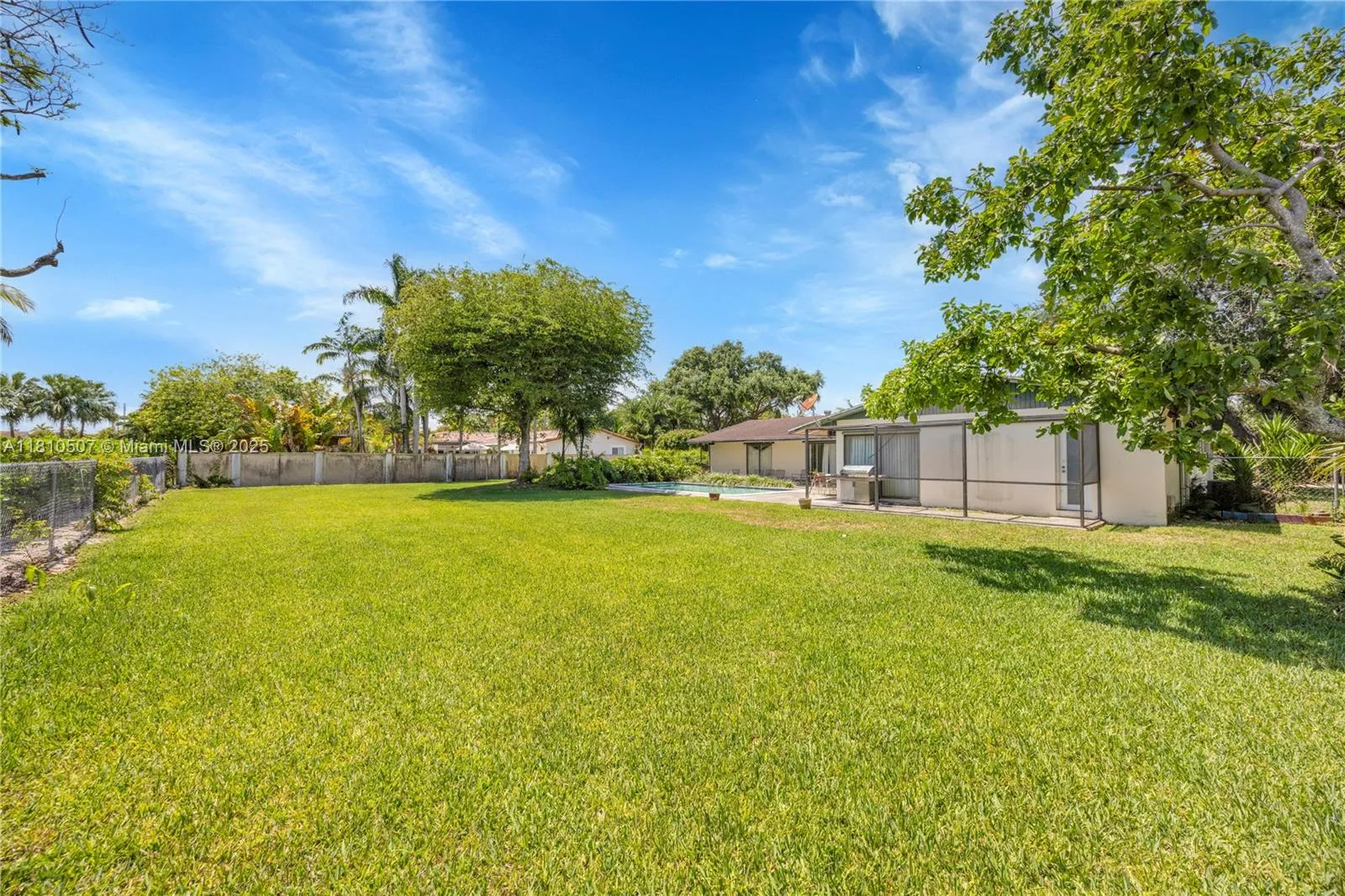 Miami, Florida 33176, United States, 4 Bedrooms Bedrooms, ,3 BathroomsBathrooms,Residential,Pending,137971