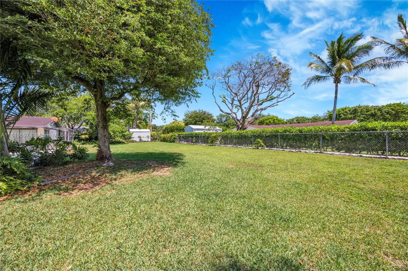 Miami, Florida 33176, United States, 4 Bedrooms Bedrooms, ,3 BathroomsBathrooms,Residential,Pending,137971