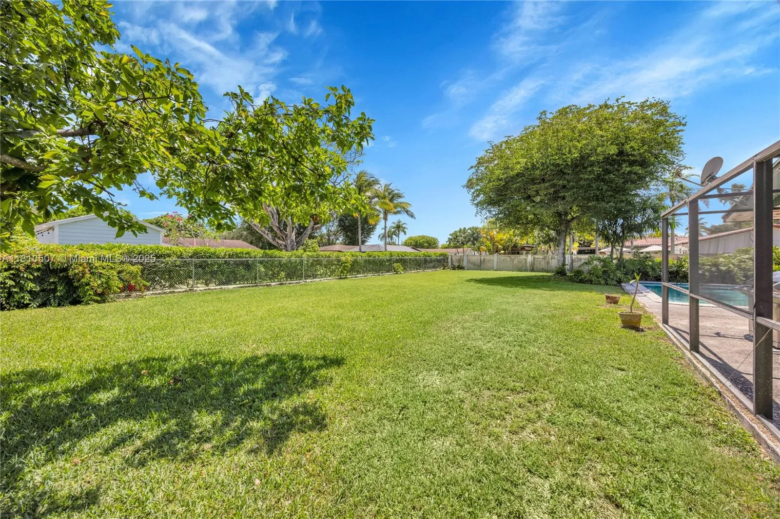 Miami, Florida 33176, United States, 4 Bedrooms Bedrooms, ,3 BathroomsBathrooms,Residential,Pending,137971