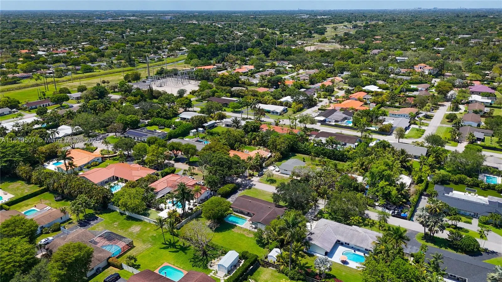 Miami, Florida 33176, United States, 4 Bedrooms Bedrooms, ,3 BathroomsBathrooms,Residential,Pending,137971