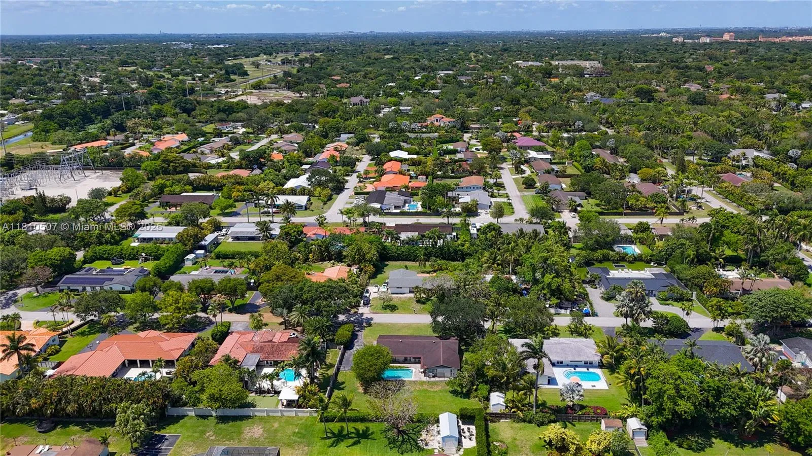 Miami, Florida 33176, United States, 4 Bedrooms Bedrooms, ,3 BathroomsBathrooms,Residential,Pending,137971