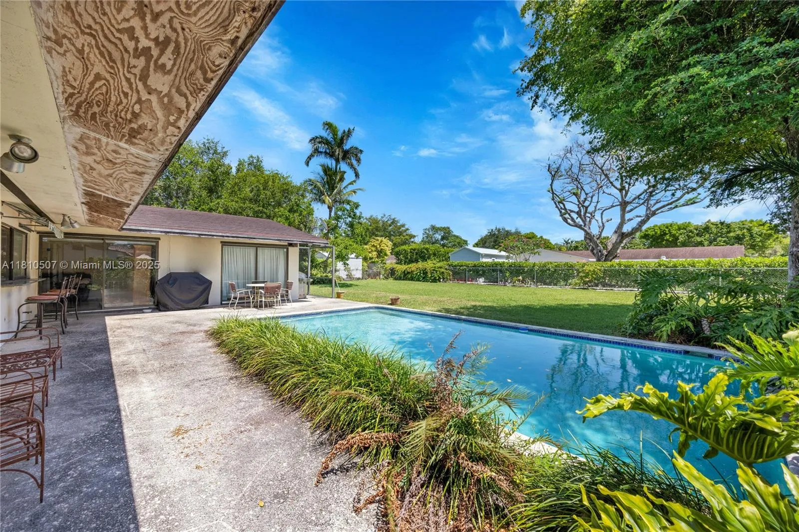 Miami, Florida 33176, United States, 4 Bedrooms Bedrooms, ,3 BathroomsBathrooms,Residential,Pending,137971