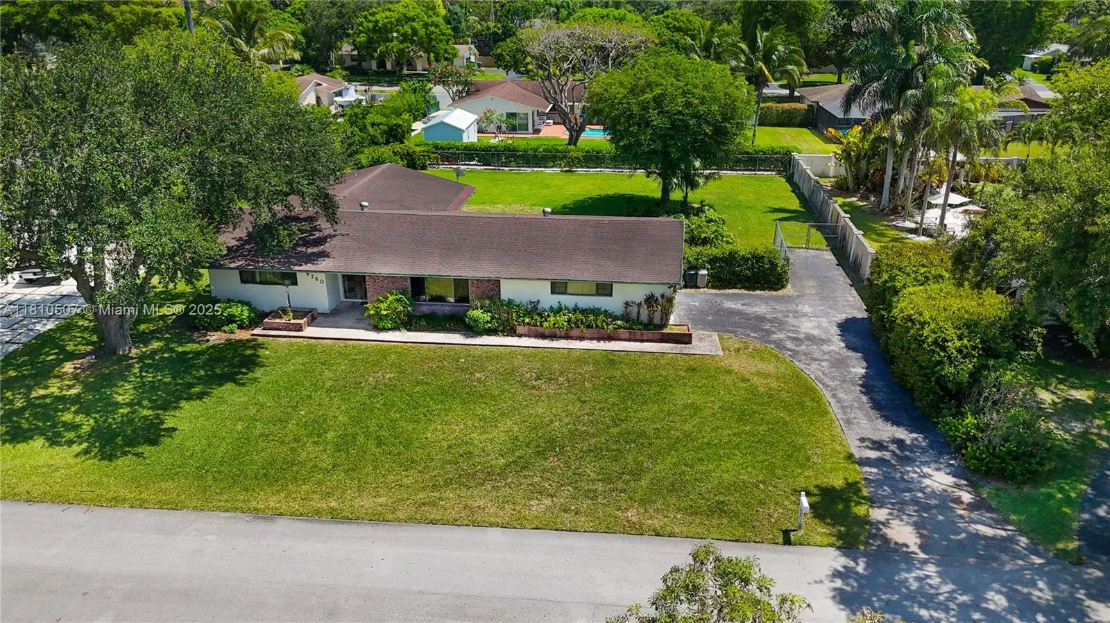 Miami, Florida 33176, United States, 4 Bedrooms Bedrooms, ,3 BathroomsBathrooms,Residential,Pending,137971