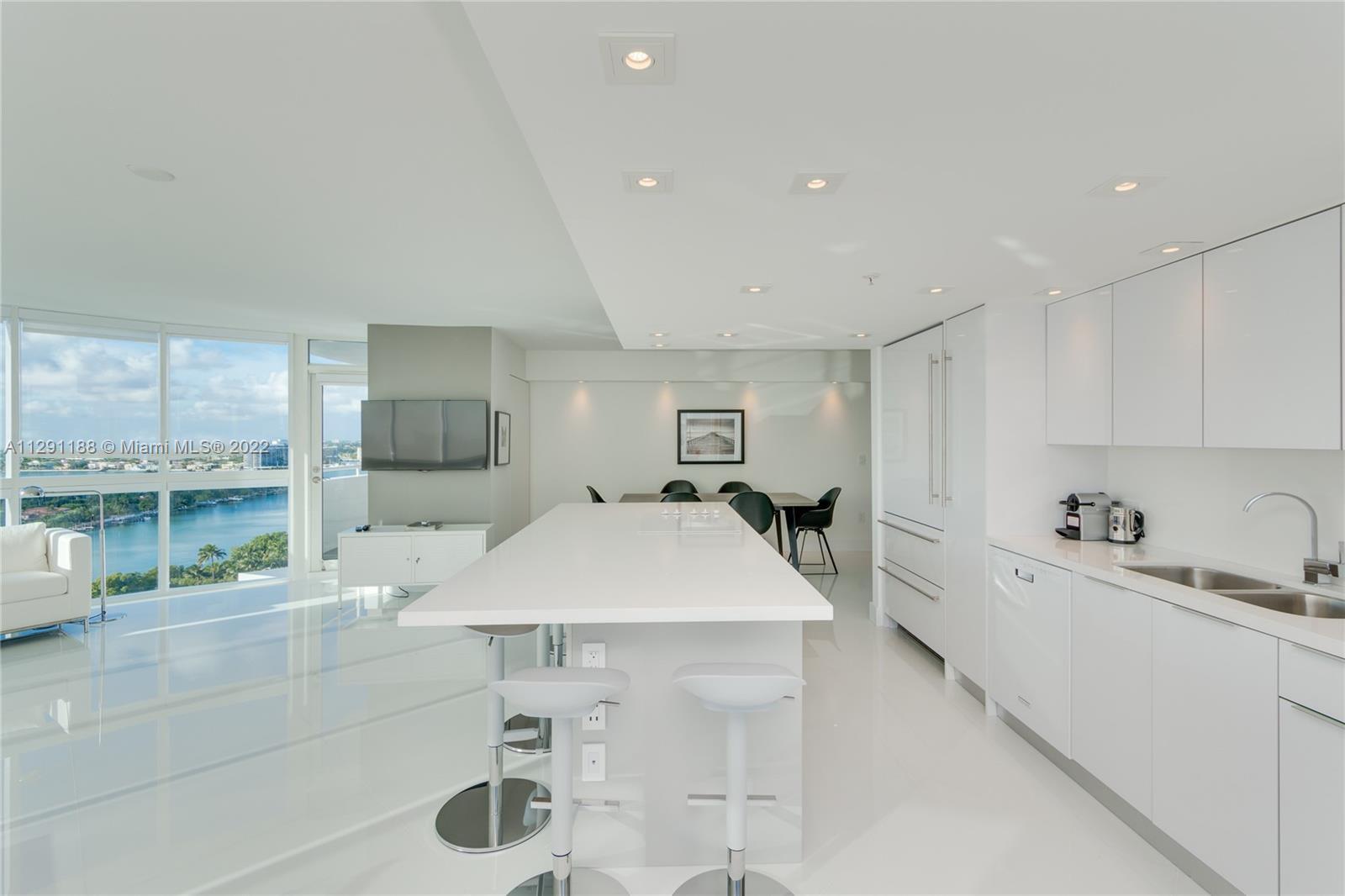 LA GORCE PALACE CONDO - Residential Lease