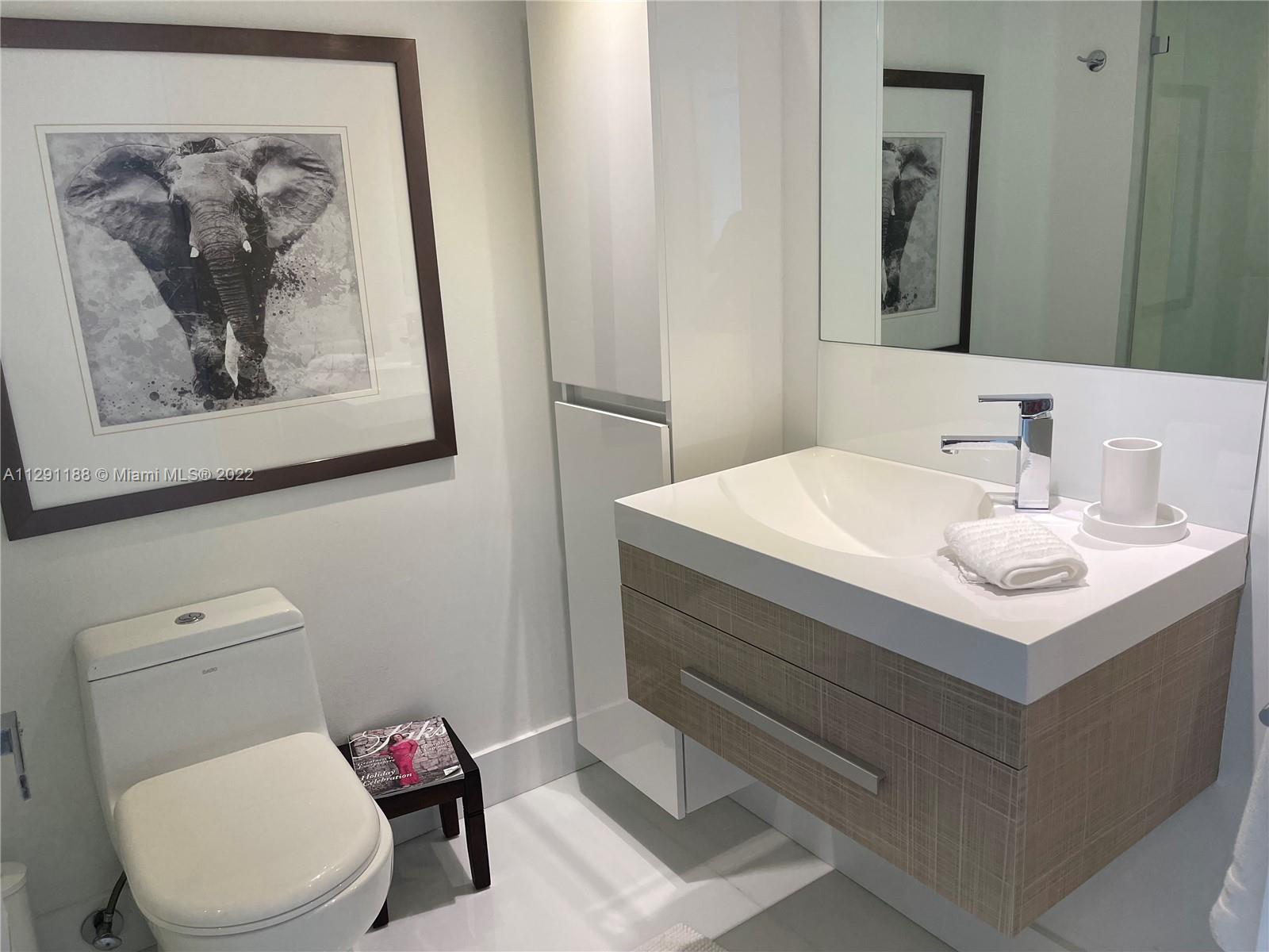 LA GORCE PALACE CONDO - Residential Lease