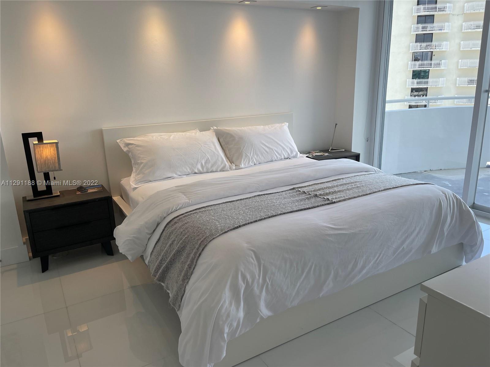 LA GORCE PALACE CONDO - Residential Lease