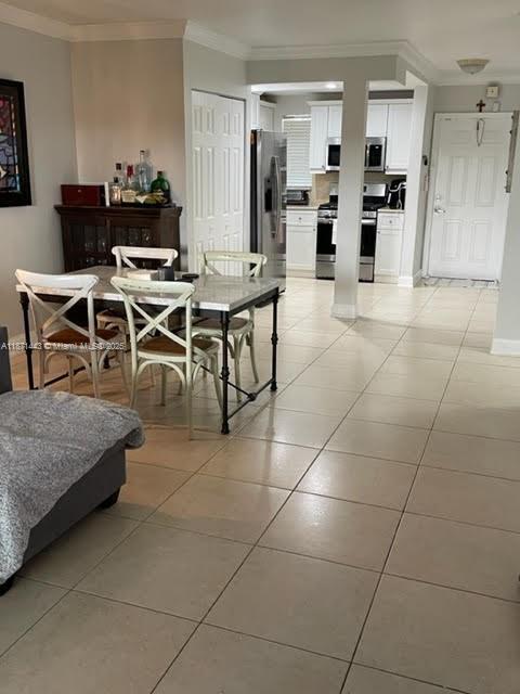 VILLAS OF PINECREST CONDO - Residential Lease