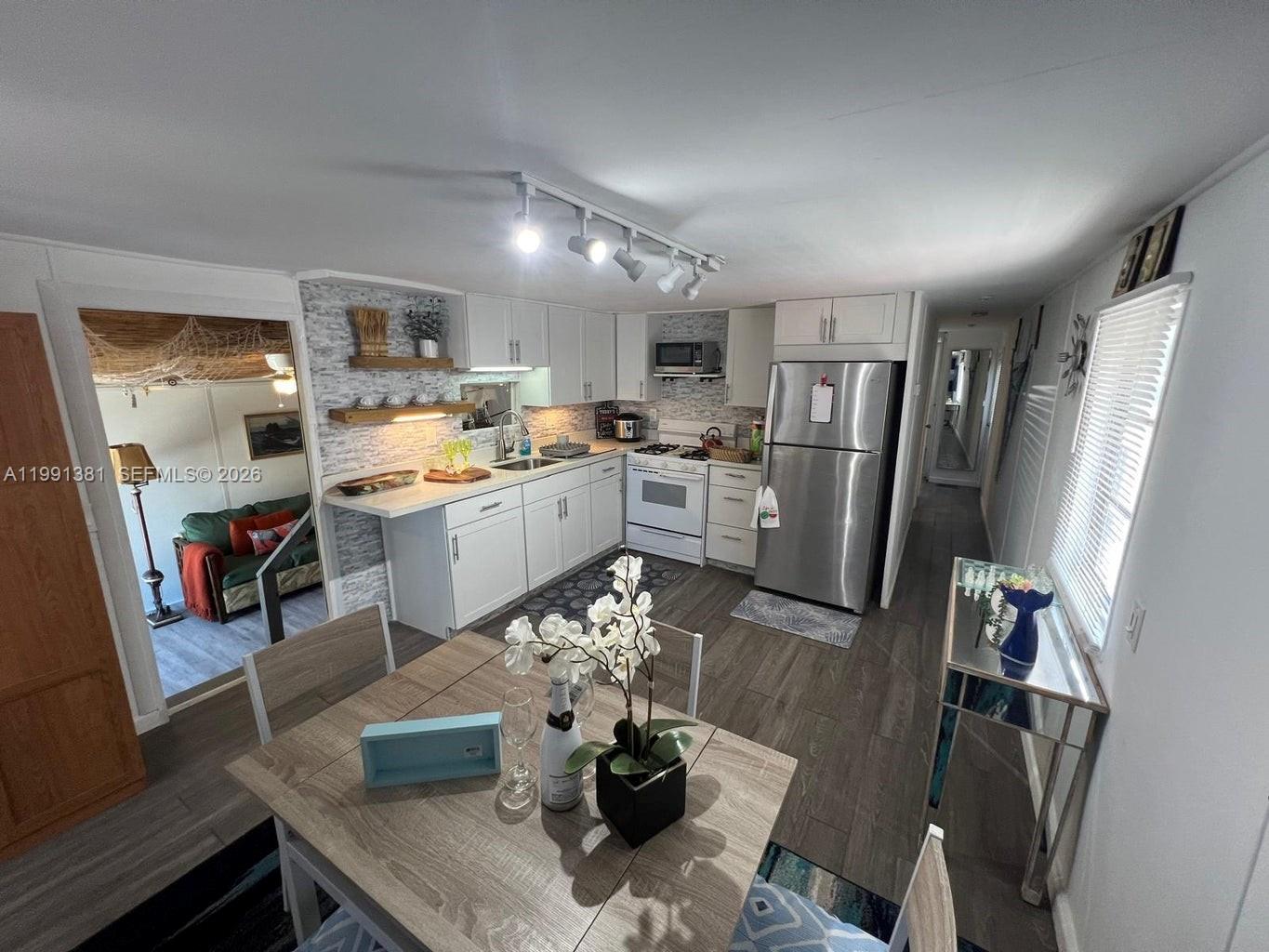 SEXTON COVES ESTATES - Residential