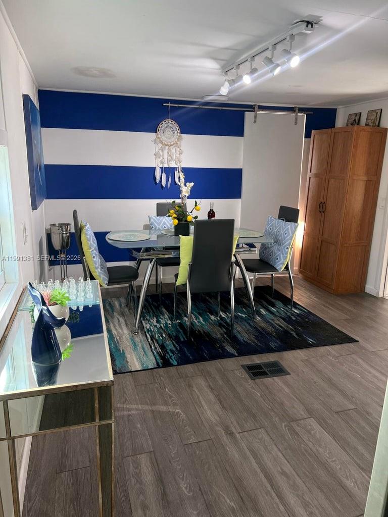 SEXTON COVES ESTATES - Residential