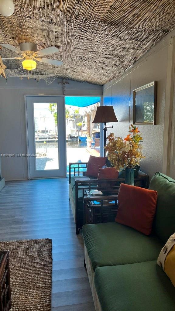 SEXTON COVES ESTATES - Residential