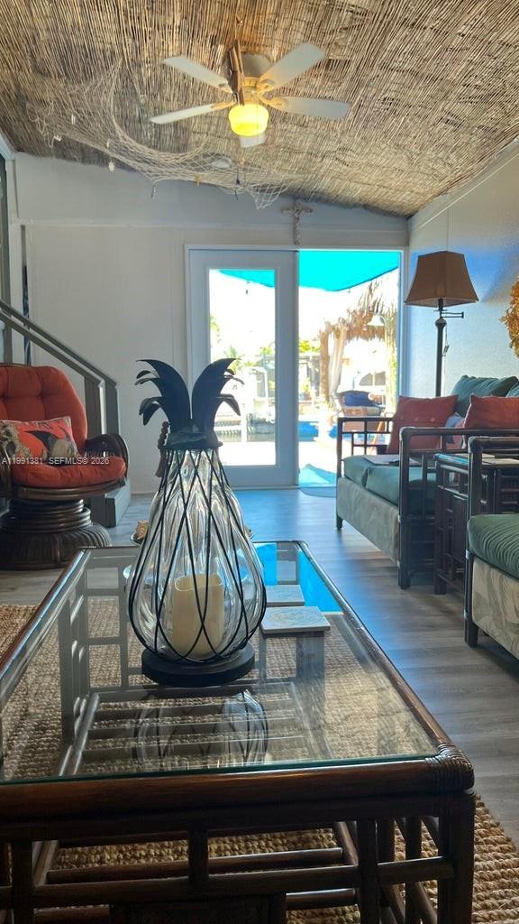 SEXTON COVES ESTATES - Residential