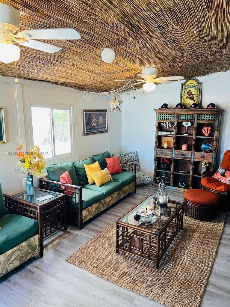 SEXTON COVES ESTATES - Residential